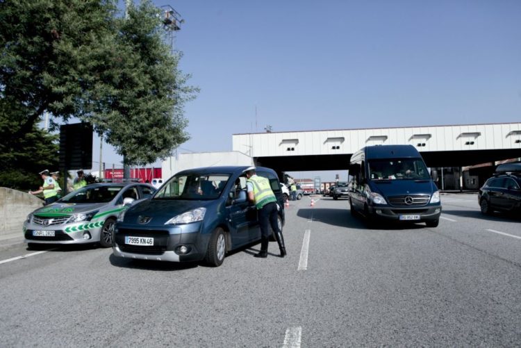 Resultado de imagem para Controlos nas fronteiras externas da UE obrigatórios para todos os cidadãos