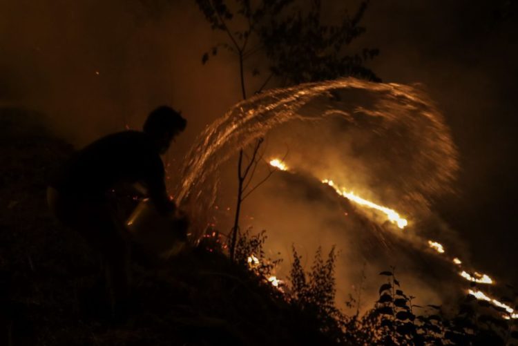 Resultado de imagem para Homem morre carbonizado em queimada descontrolada