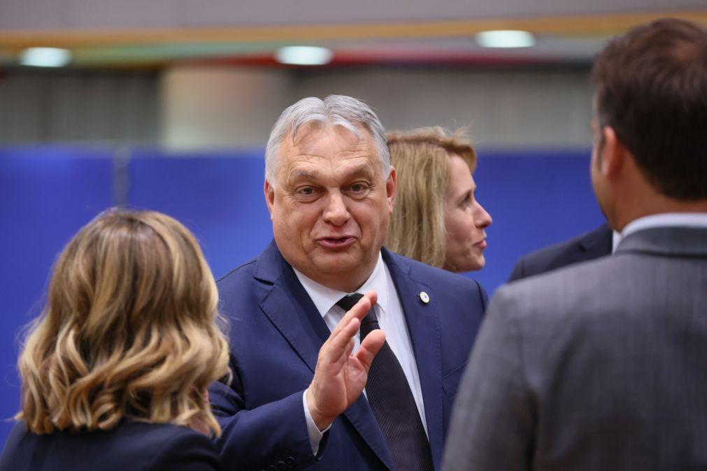 Orbán diz que Bruxelas está a “brincar com o fogo” na sua posição sobre o conflito na Ucrânia