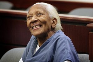 Idosa indefesa de 86 anos detida por vários roubos