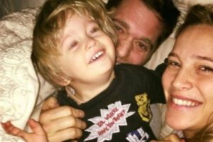 Michael Bublé partilha fotos do filho após luta contra o cancro