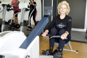 Lili Caneças faz 20 horas de fitness solidário [galeria de imagens]