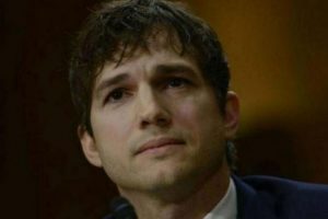 Ashton Kutcher pede às pessoas que rezem por ele