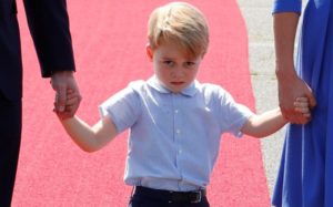 George, filho de William,cada vez mais parecido com a avó Diana