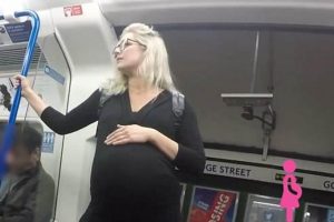 Grávida viu-se obrigada a suplicar por lugar sentada no metro [vídeo]