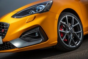 A performance vigorosa em reta ou em curva do novo novo Ford Focus ST