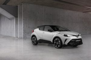 Toyota revela C-HR em versão exclusiva GR Sport Hybrid