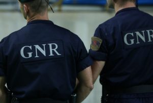 GNR acaba com festa ilegal com 22 pessoas em Palmela