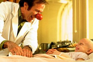 Robin Williams foi o escolhido para a interpretação de homenagem ao pediatra Patch Adams