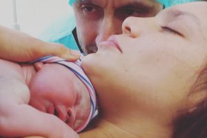 Andreia Rodrigues mostra barriga nove dias depois de ser mãe