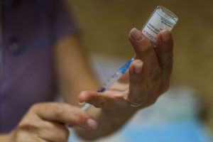 Terceira dose da vacina será necessária? O Infarmed responde
