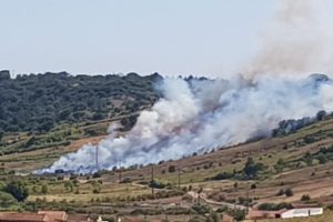 Novo incêndio em Manique do Intendente gera preocupação [vídeos e fotos]
