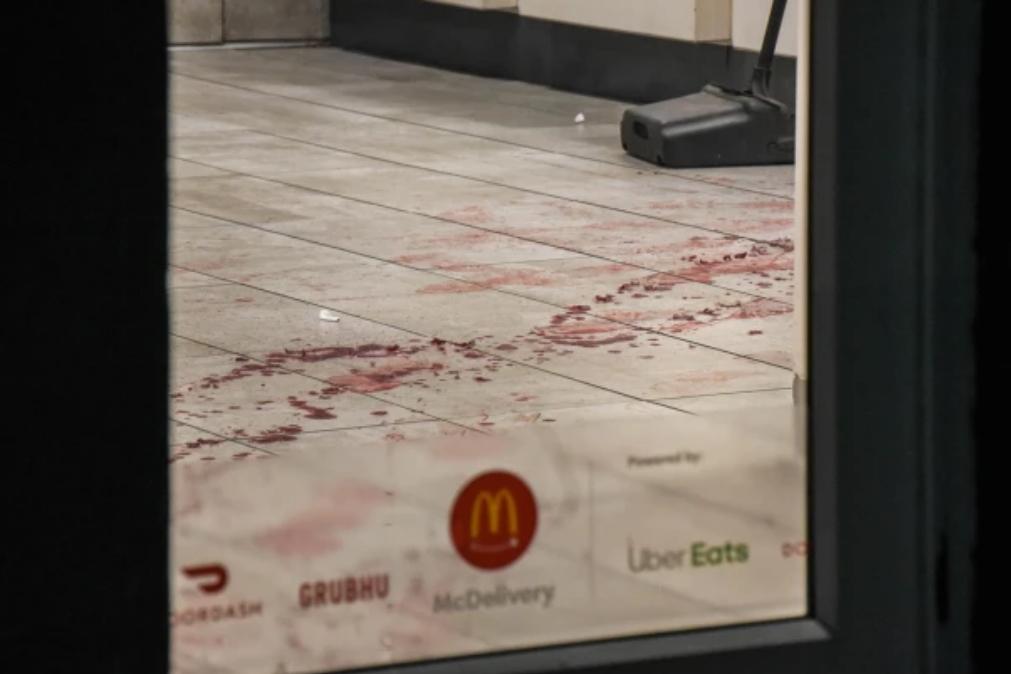 Empregado de McDonald’s brutalmente esfaqueado por defender colegas