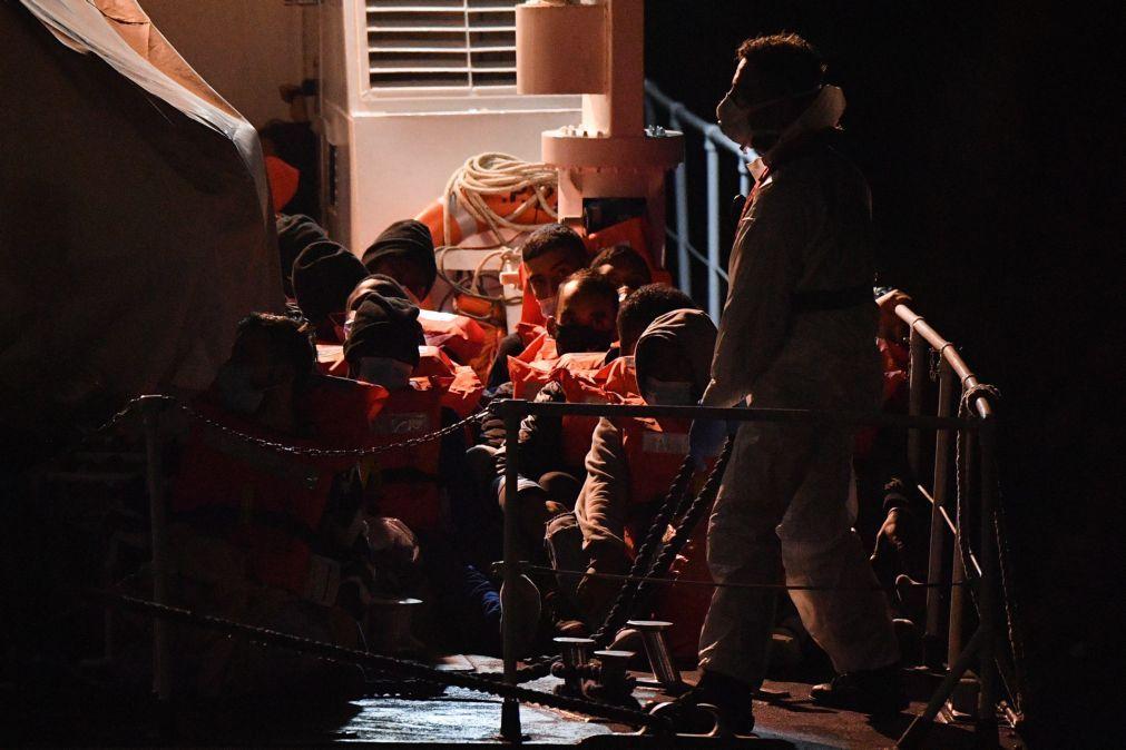 Das Schiff von Ärzte ohne Grenzen rettet 111 weitere Migranten