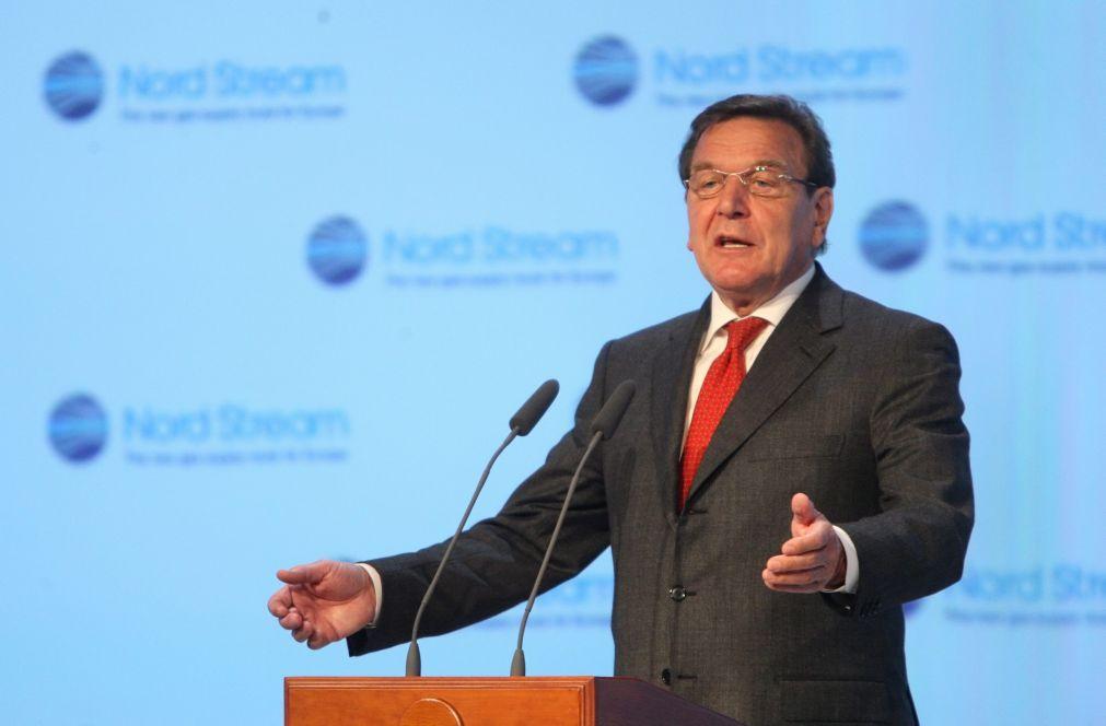 Schröder vermeidet vorerst einen Ausschluss aus der Regierungspartei in Deutschland wegen Verbindungen zu Putin