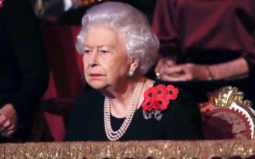 Ocultação da certidão de óbito da Rainha Isabel II levanta suspeitas