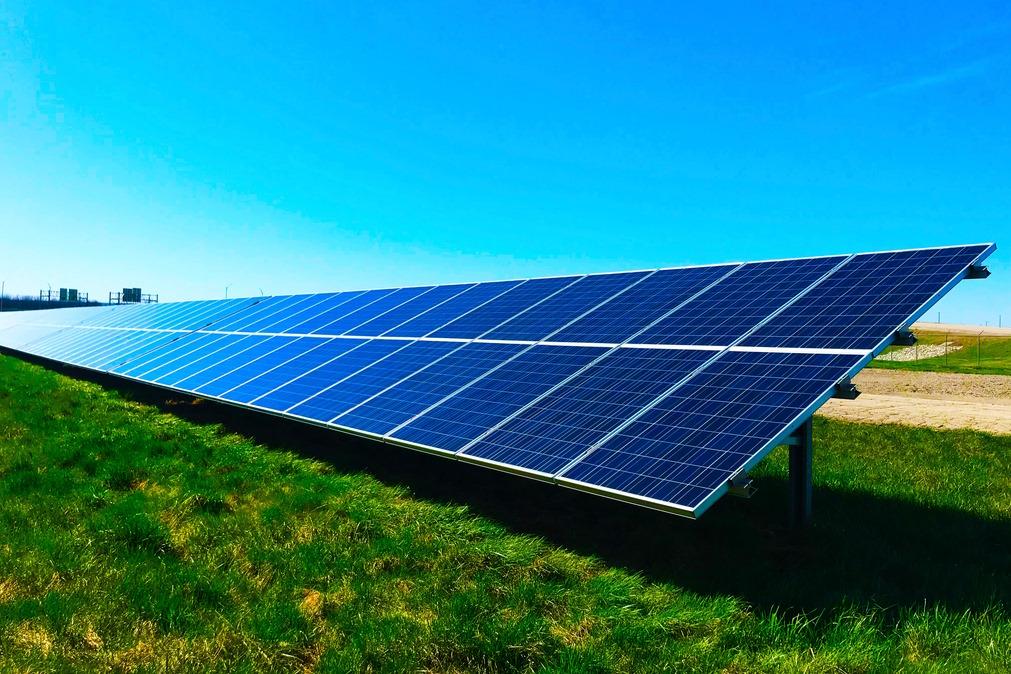 El crecimiento de la energía solar y eólica satisface la demanda mundial