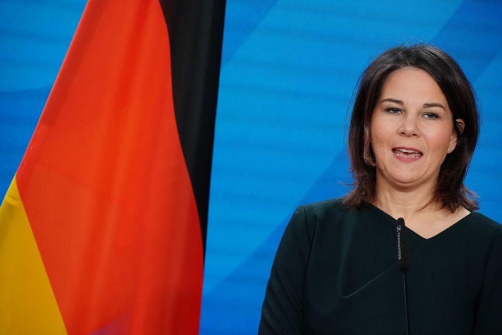 German minister begins visit to South Korea on border with North Korea