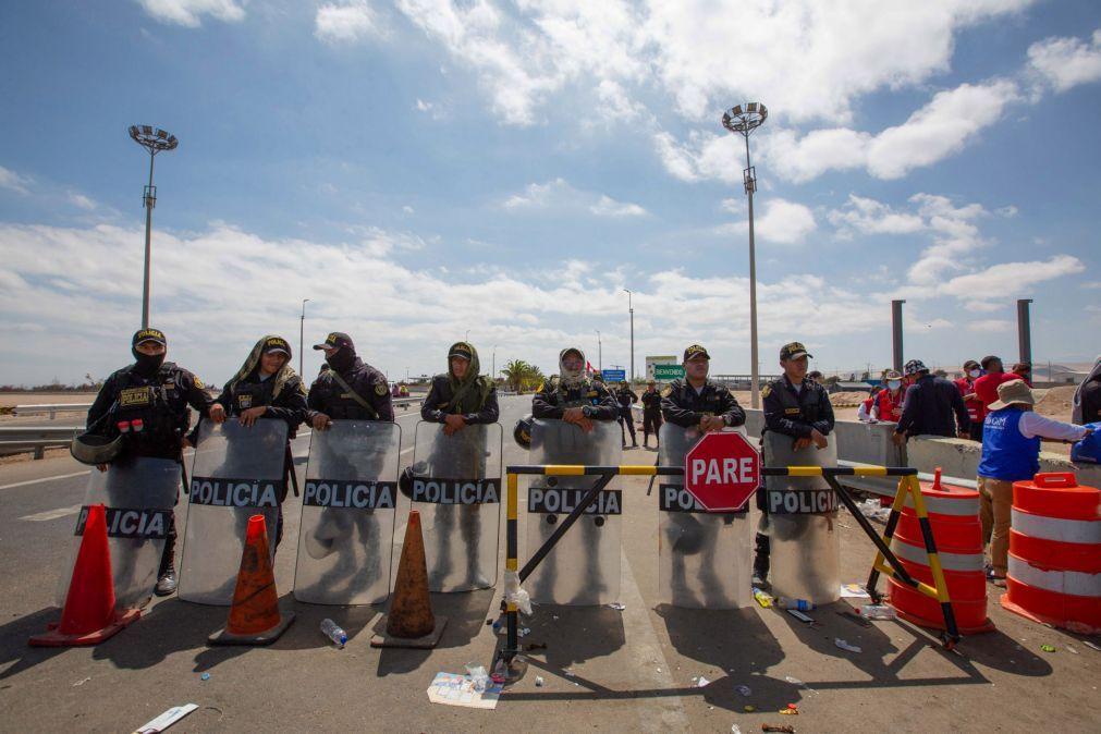 Perú declara estado de emergencia en fronteras para bloquear migrantes