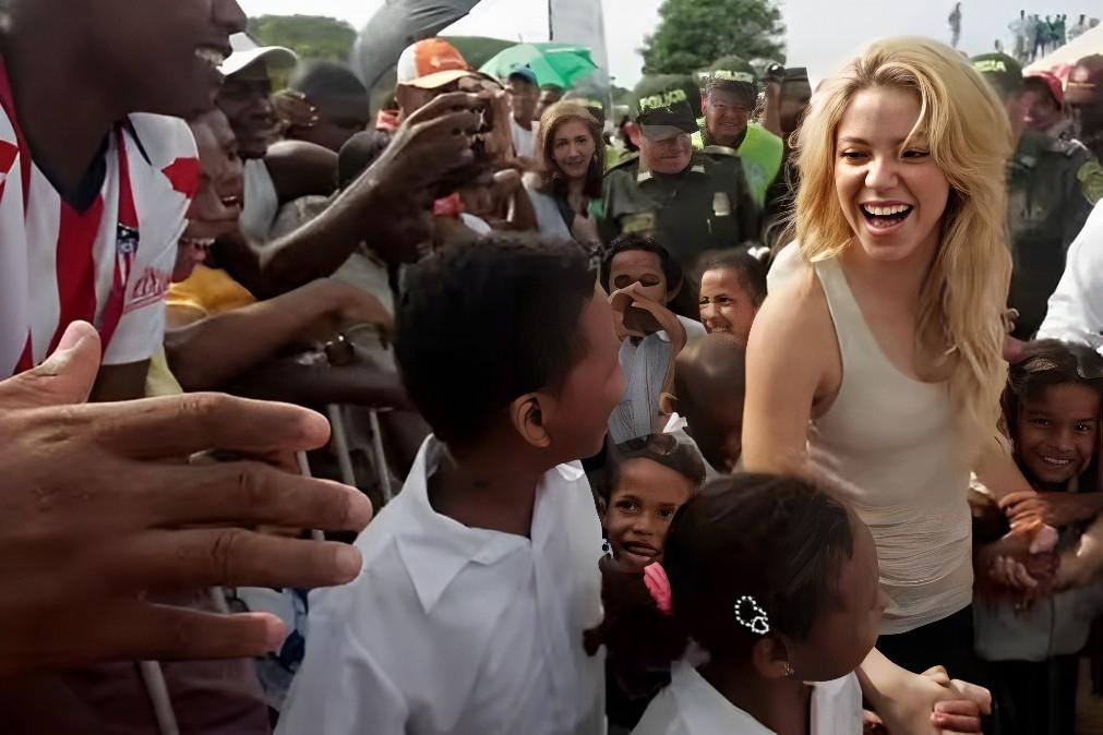 Shakira vai construir escolas para crianças em situação vulnerabilidade