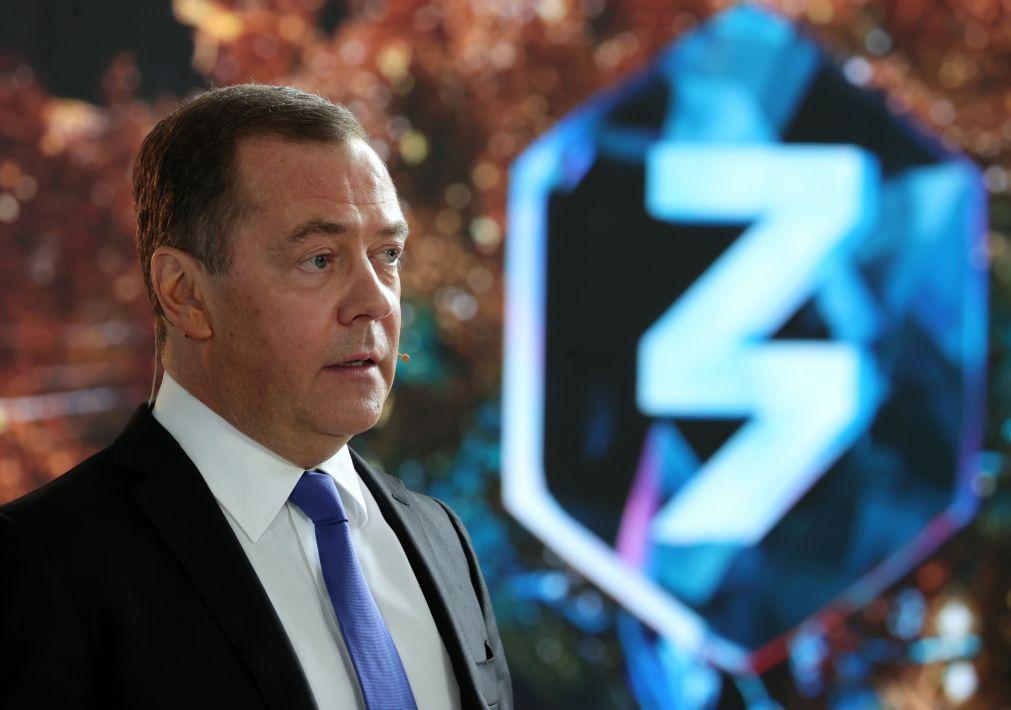 Ehemaliger russischer Präsident fordert Selenskyjs „Eliminierung“