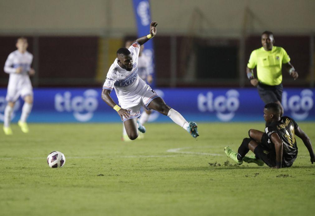 Jogador da Seleção do Panamá é morto a tiros aos 26 anos