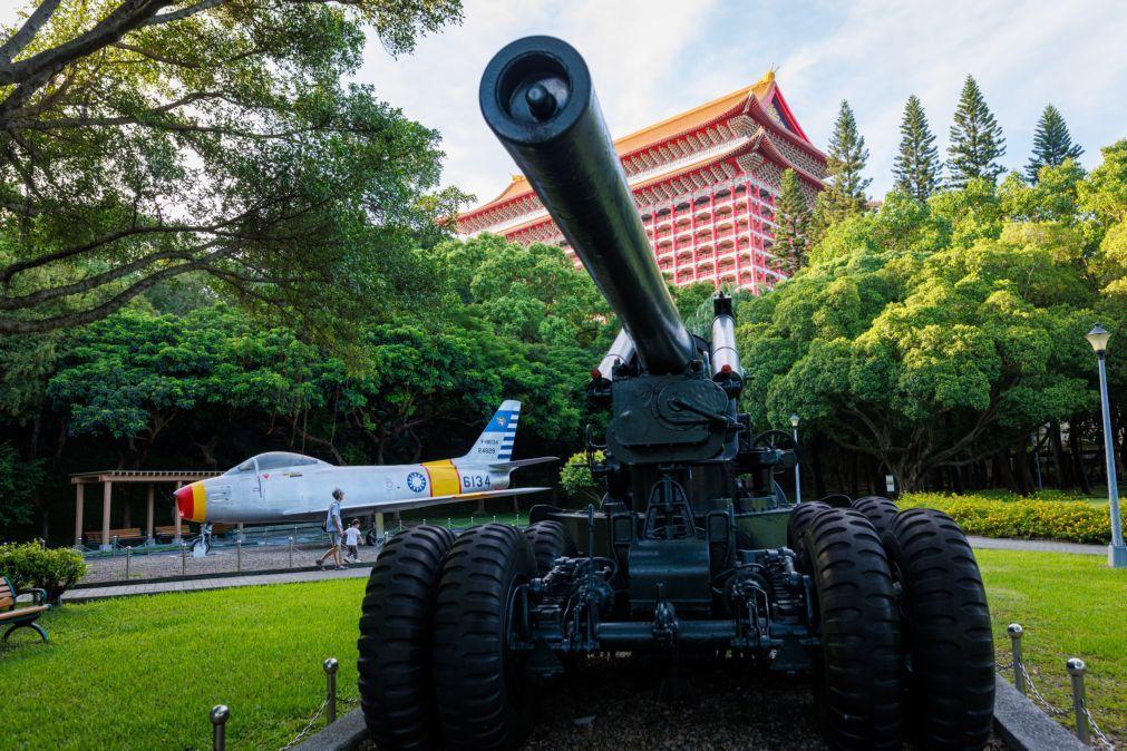 Taiwan detected 103 Chinese military aircraft near the island, a new record