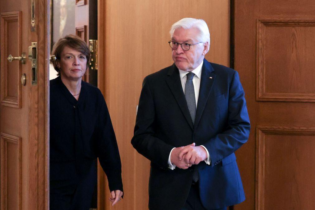 Der deutsche Bundespräsident bekräftigt sein Recht auf Verteidigung vor seiner Reise nach Tel Aviv