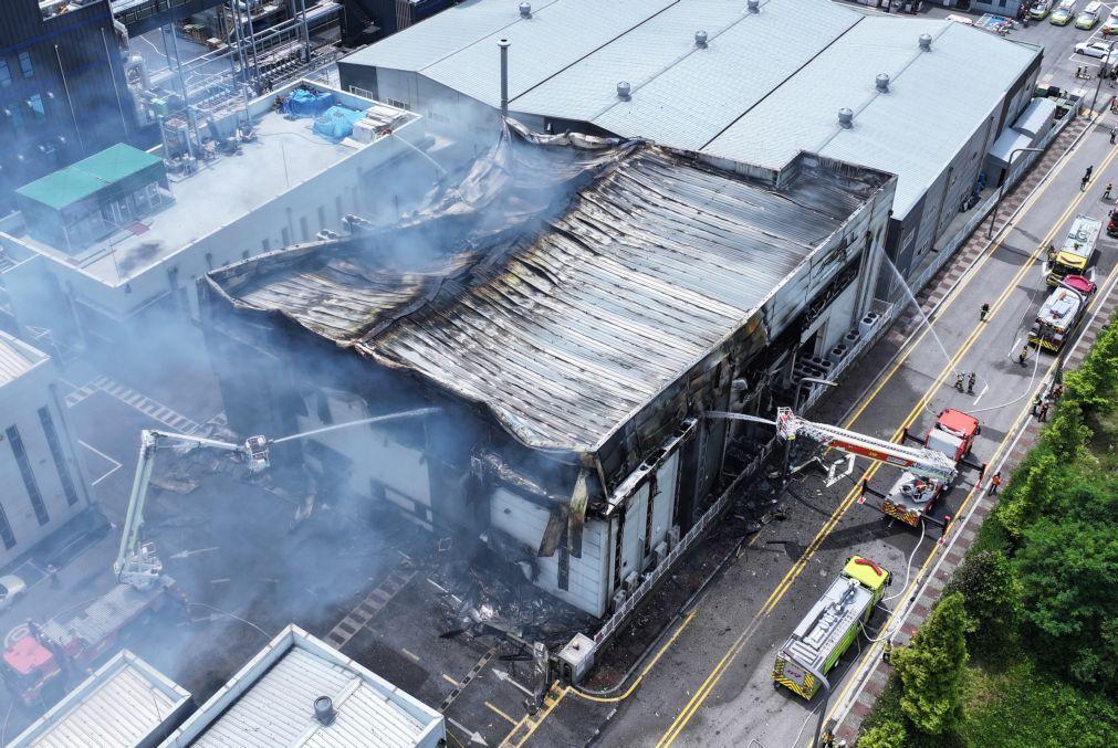 Incêndio em fábrica de baterias na Coreia do Sul provoca um morto e 21 desaparecidos