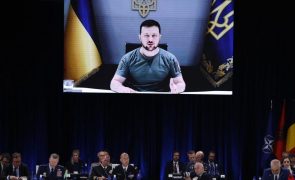Ucrânia reforça pedido à NATO de armas e dinheiro para combater a invasão russa