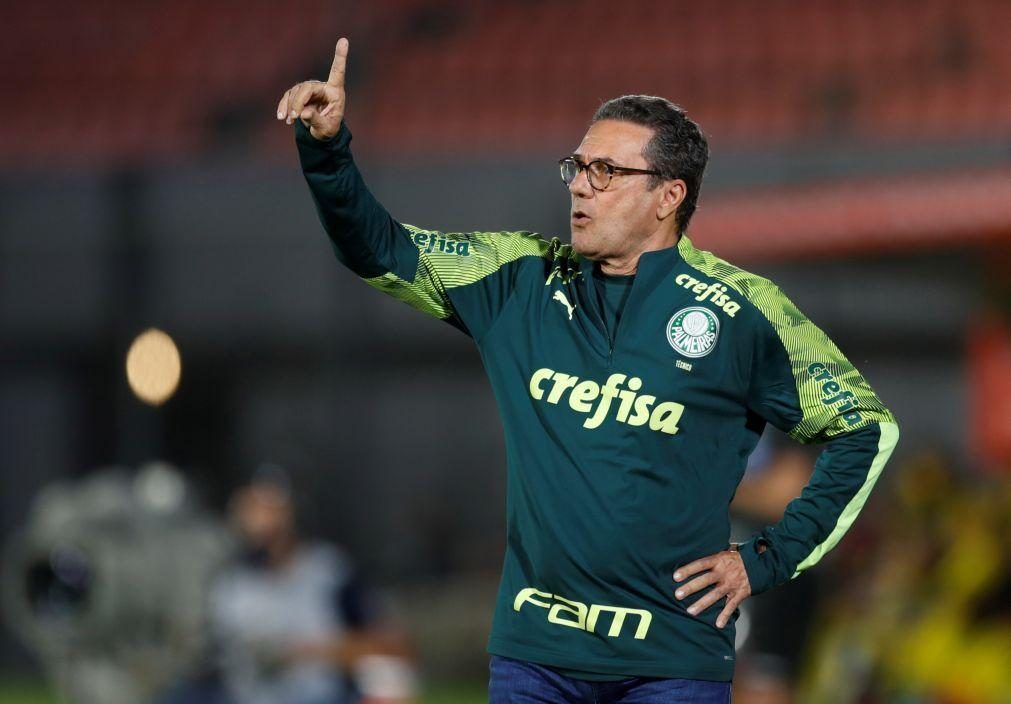 Treinador de futebol Vanderlei Luxemburgo anuncia candidatura ao Senado brasileiro