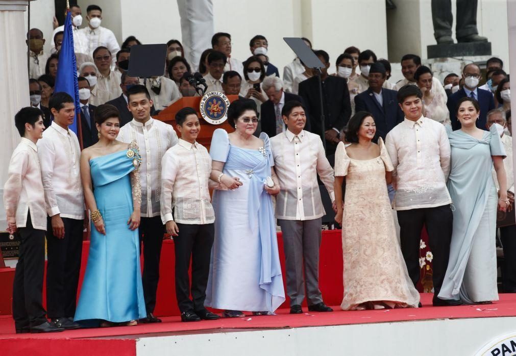 Marcos Jr toma posse como Presidente das Filipinas para mandato único de seis anos