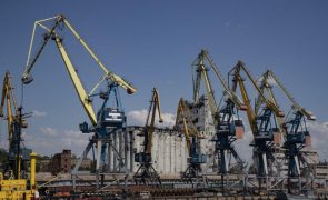 Cargueiro russo com cereais zarpou do porto ucraniano de Berdiansk