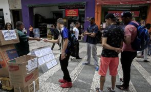 Desemprego no Brasil cai para 9,8%, até maio, menor taxa para o período desde 2015