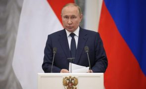 Putin acusa NATO de estar presa à Guerra Fria e mantém objetivos militares na Ucrânia
