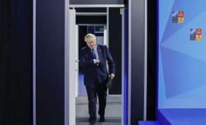 Diplomacia russa protesta contra afirmações 'grosseiras' de Johnson