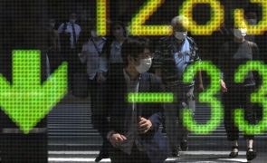 Bolsa de Tóquio fecha a perder 1,73%