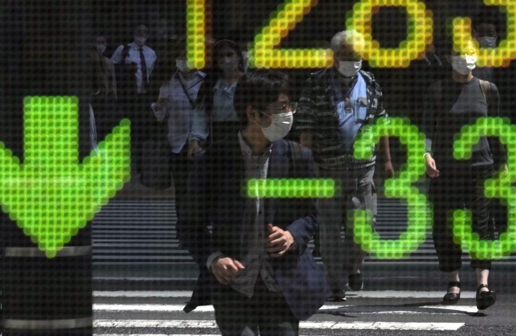 Bolsa de Tóquio fecha a perder 1,73%