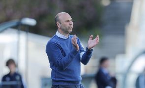 Estoril Praia oficializa saída do treinador Bruno Pinheiro
