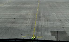 Rebentamento de pneu em avião privado encerra aeroporto de Lisboa