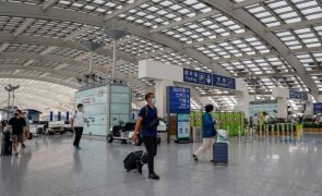 Monkeypox: China vai exigir teste a viajantes chegados do estrangeiro