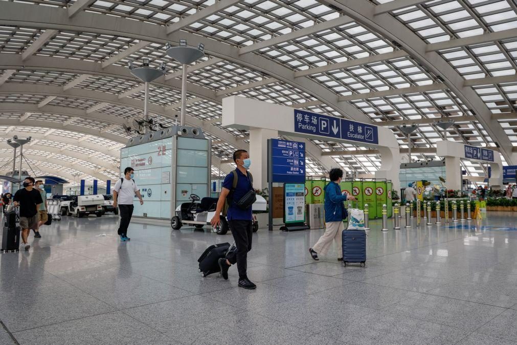 Monkeypox: China vai exigir teste a viajantes chegados do estrangeiro