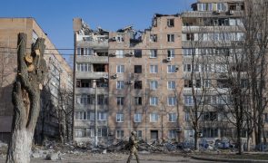 Ucrânia: Mais de 10.000 residentes de Mariupol estão presos em Donetsk