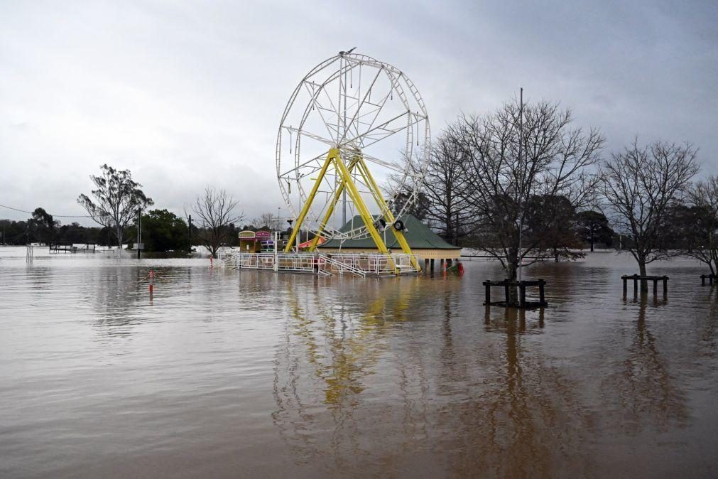 Inundações obrigam à retirada de mais de 30 mil pessoas na região de Sydney
