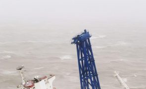 Doze corpos recuperados após naufrágio no Mar do Sul da China causado por tufão