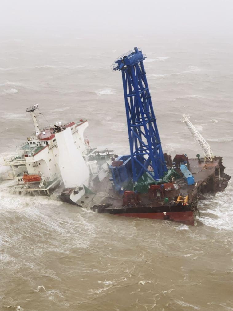 Doze corpos recuperados após naufrágio no Mar do Sul da China causado por tufão