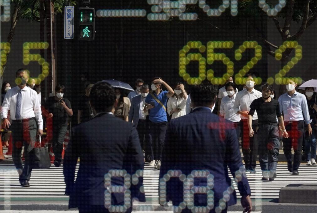 Bolsa de Tóquio abre a ganhar 0,89%