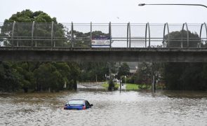 Declarado estado de calamidade natural em zonas de Sydney afetadas por inundações