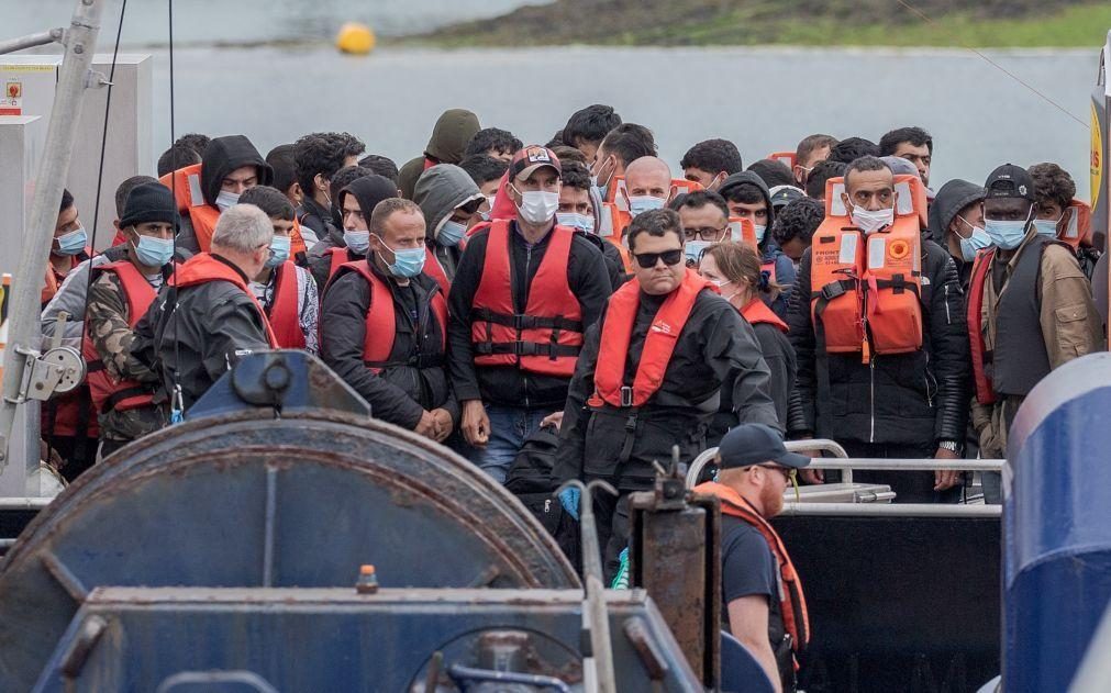 Mais de 160 migrantes resgatados no Canal da Mancha