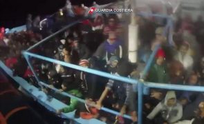 Mais de 1300 migrantes chegam às costas italianas
